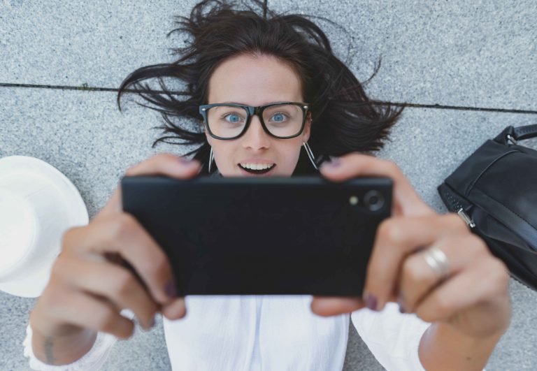 9 Cara Ampuh Mencegah Mata Lelah Akibat Gadget