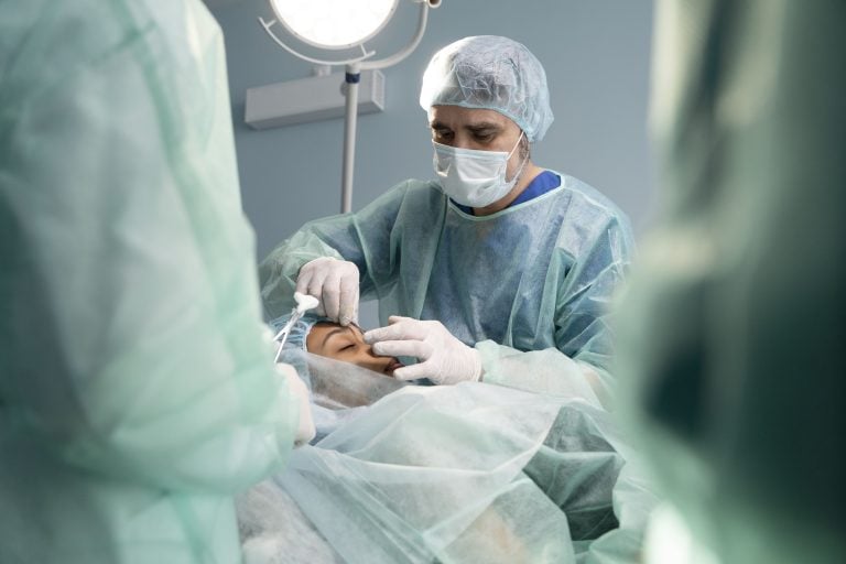 Berapa Lama Lensa ICL Bertahan dari Operasi? Ini Kata Dokter