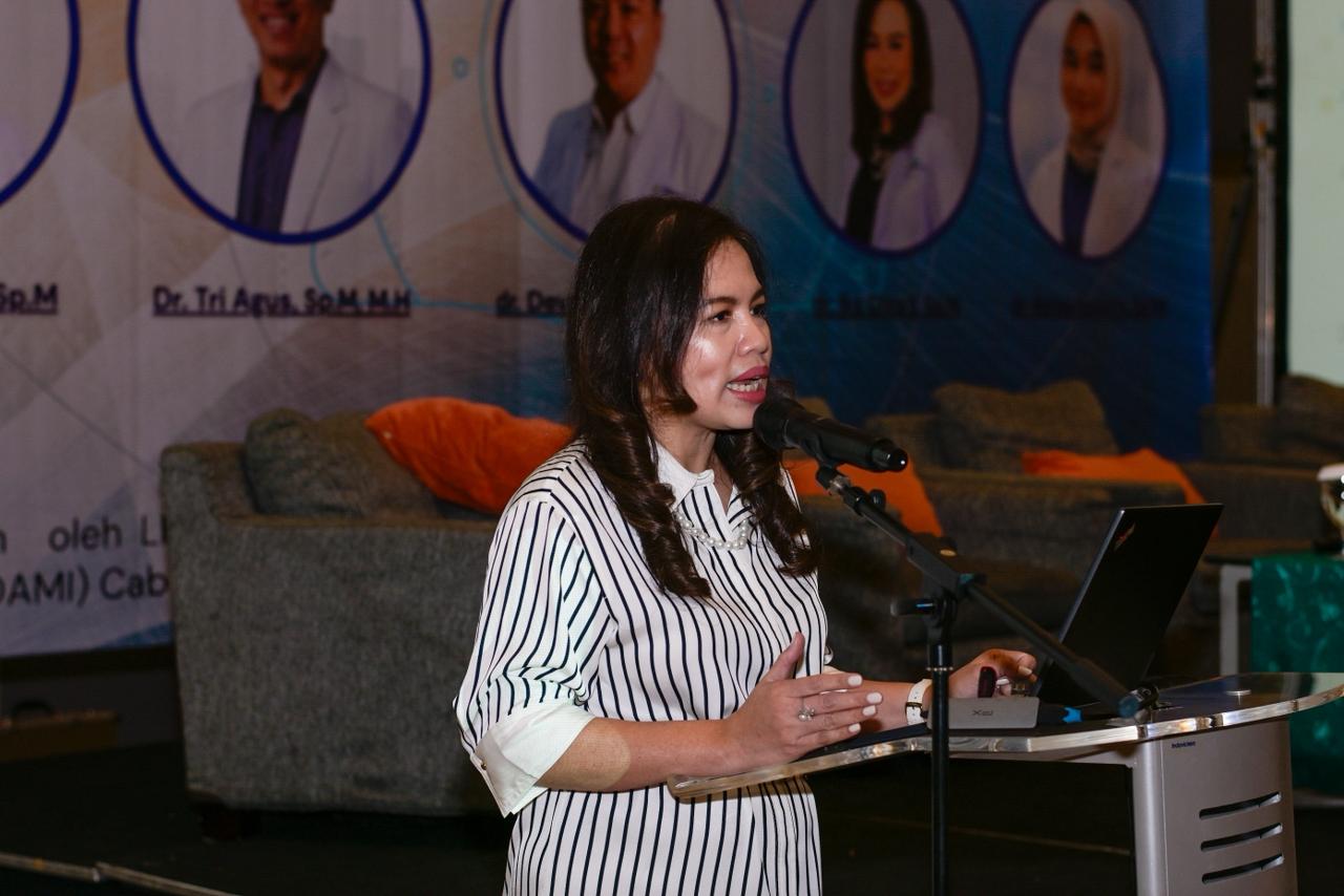 dokter ika pada workshop evo icl